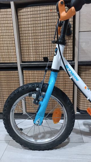 Bicicleta infantil 14" BTWIN con Ruedines