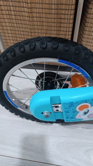 Bicicleta infantil 14" BTWIN con Ruedines