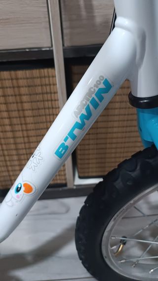 Bicicleta infantil 14" BTWIN con Ruedines