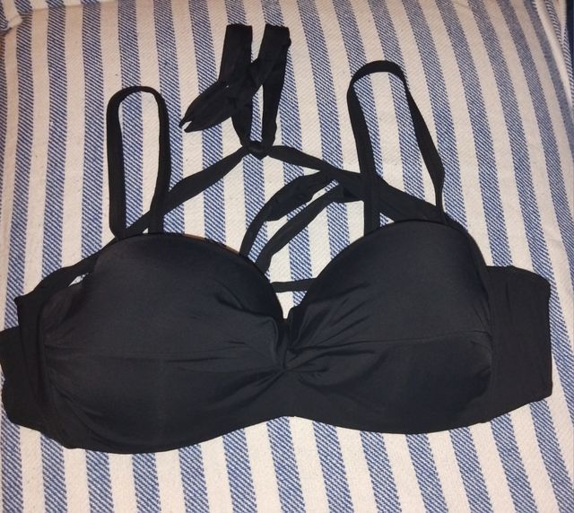 Top bikini nero tg. 50-52 XXXL
Nuovo mai indossato