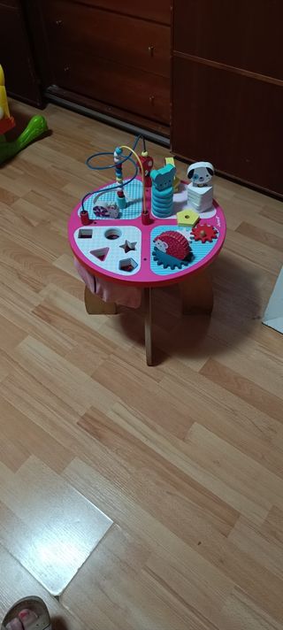 Mesa actividades bebé