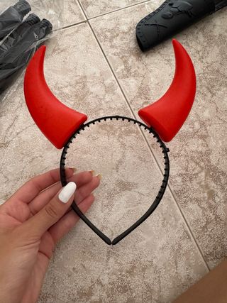 Diadema cuernos diablo roja