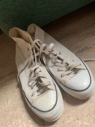 Converse blancas altas