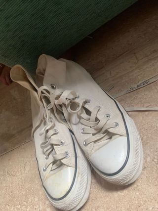 Converse blancas altas
