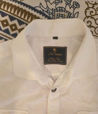 Ropa usada - Camisa Chándal y 4 bañadores 