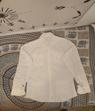 Ropa usada - Camisa Chándal y 4 bañadores 