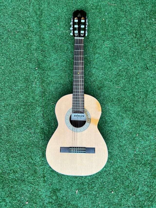 Guitarra clásica Admira cadete + Funda + Afinador