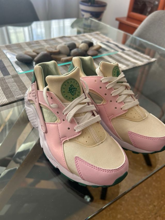 Nike Huarache Mujer 36 - Beige/Rosa