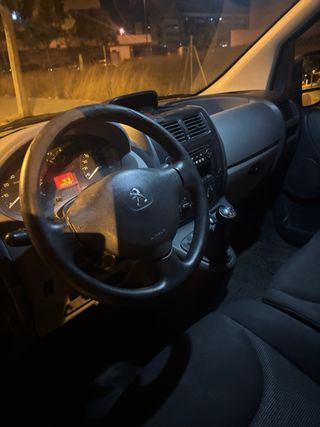 Peugeot Expert 2012