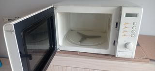 Microondas Sharp R-23: Microondas blanco