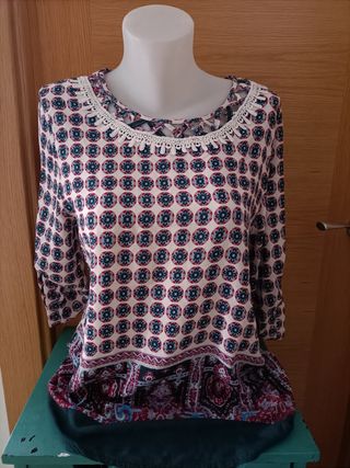Blusa estampada manga 3/4