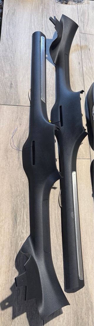 Pack paneles y umbrales puertas Golf 7.5 GTI