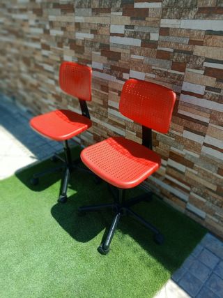 2 Sillas escritorio rojas