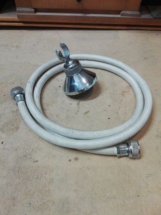 Grifo baño Grohe blanco y accesorios.