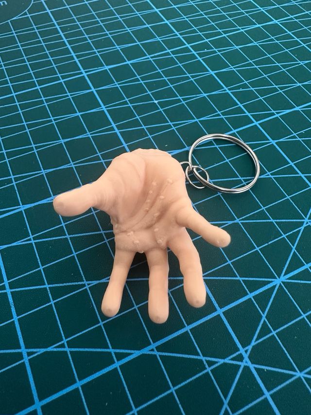 Llavero de Cosa – La Familia Addams / Miércoles