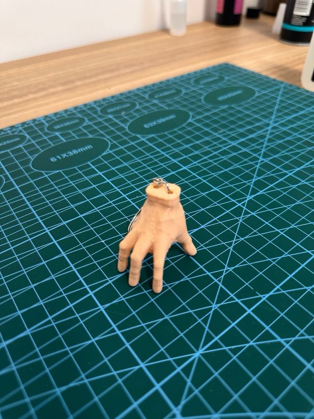 Llavero de Cosa – La Familia Addams / Miércoles