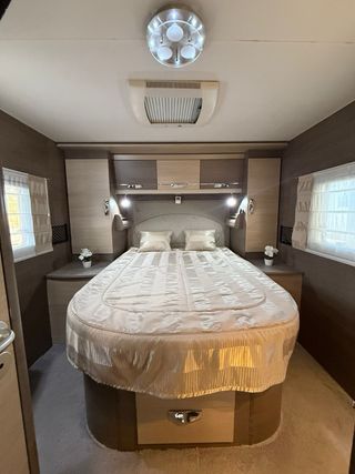 Autocaravana Integral cama isla alta gama