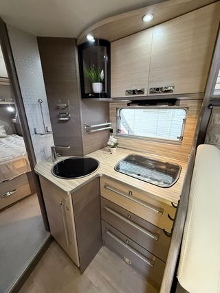 Autocaravana Integral cama isla alta gama