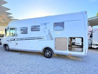 Autocaravana Integral cama isla alta gama