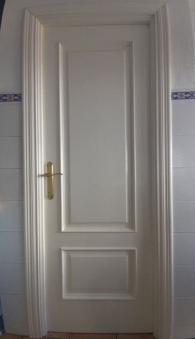 Puerta madera maciza sapelly