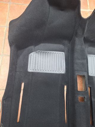 Moqueta negra Seat 600
