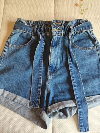 Shorts vaqueros Stradivarius