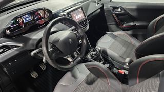 Peugeot 2008 1.2 GT Line 110cv  Camara, GPS ,Piel