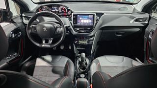 Peugeot 2008 1.2 GT Line 110cv  Camara, GPS ,Piel