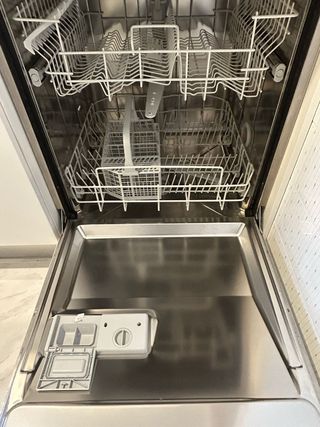 Cocina blanca completa - encimera gris