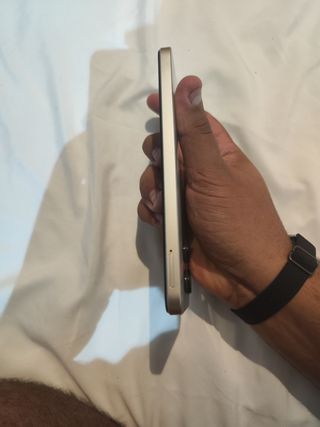 Realme móvil plateado