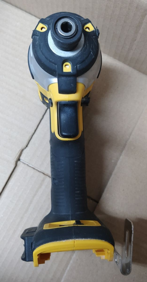 Atornillador Impacto Dewalt XR DCF887