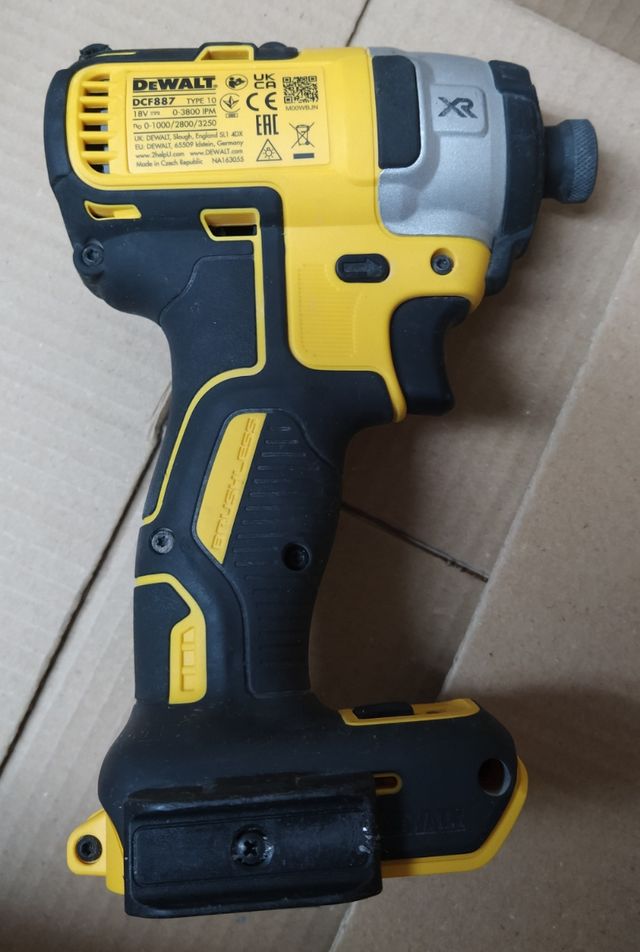 Atornillador Impacto Dewalt XR DCF887