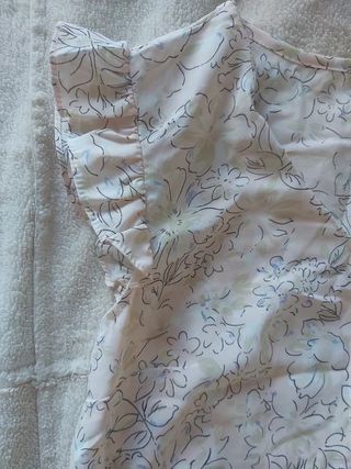 Blusa de flores, sin estrenar