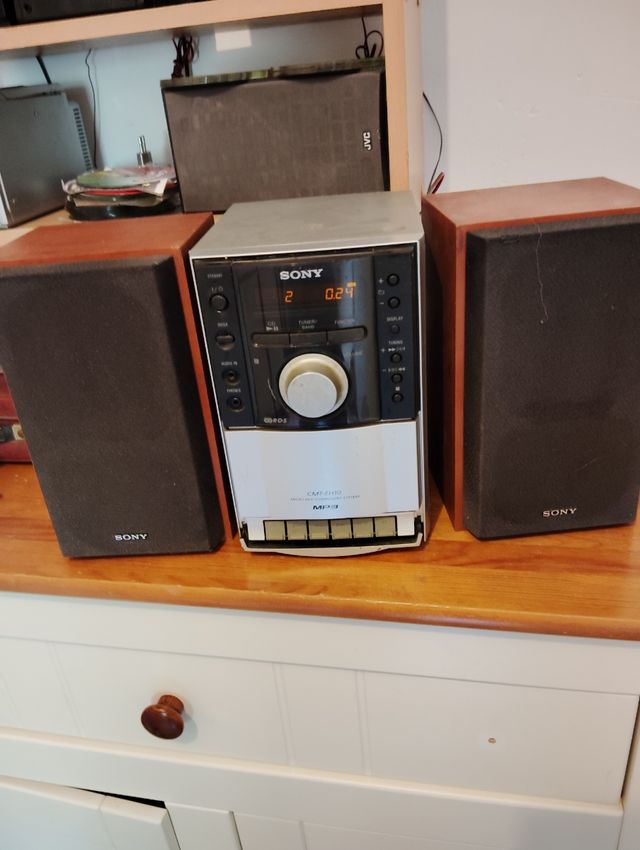 Minicadena SONY marrón y plata