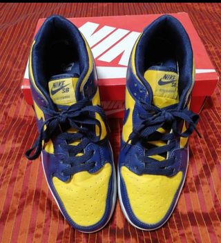 Nike SB Dunk Low - Azul y Amarillo