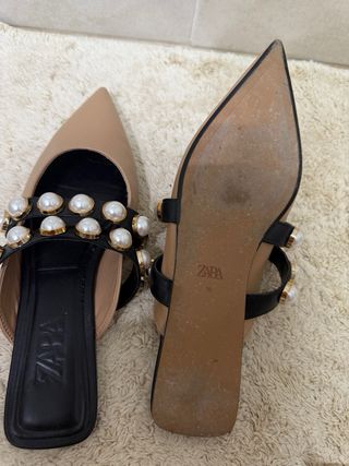 Zapatos Zara - mules beige con perlas