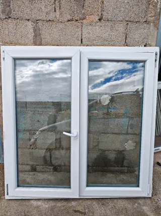 Ventana PVC 140 x 140