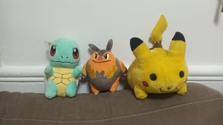 3 Peluches Pokémon: Squirtle, Golbat, Pikachu