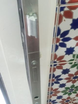 Cerradura seguridad puerta larga