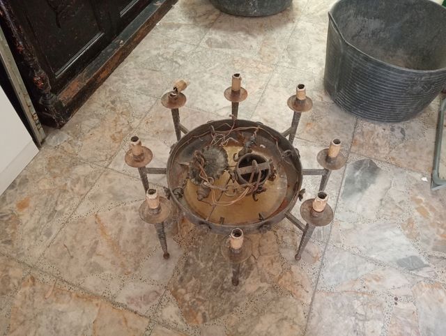 Lampara antigua hierro 8 brazos