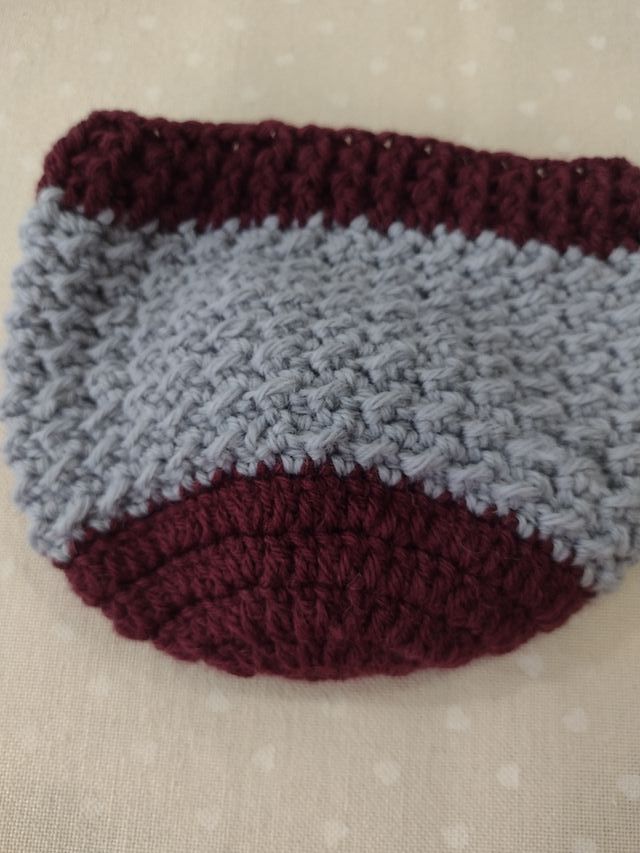 Scarpine e cappelneonato uncinetto grigio-bordeaux