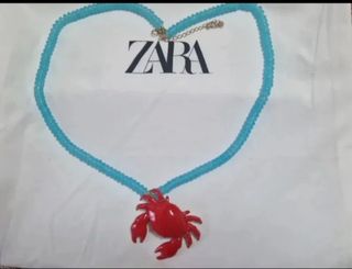 Collar Zara cangrejo rojo