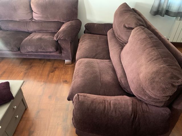 Sofá 3+2 plazas marrón marron tipo berenjena