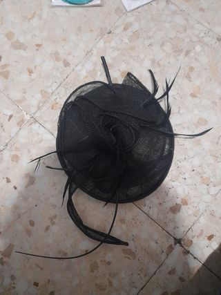 Tocado negro para eventos tocado a 10 y elrosa a15