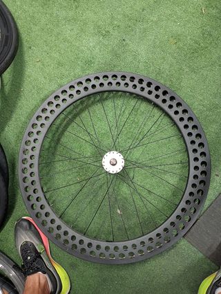 Aro bici 700c negro perforado