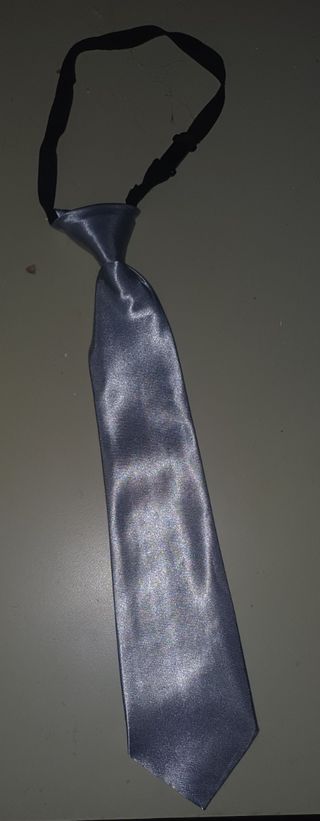 Corbata plateada para disfraz