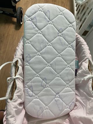 Cuna Moisés mimbre + soporte + colchon