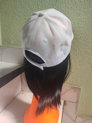 Gorra blanca - con peluca 