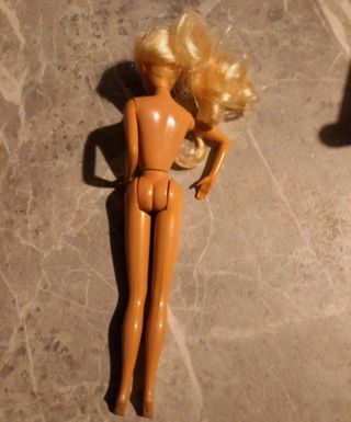 4 Barbie + vestiti vintage +accessori 