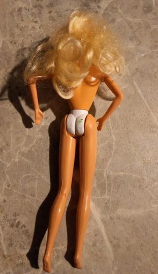 4 Barbie + vestiti vintage +accessori 